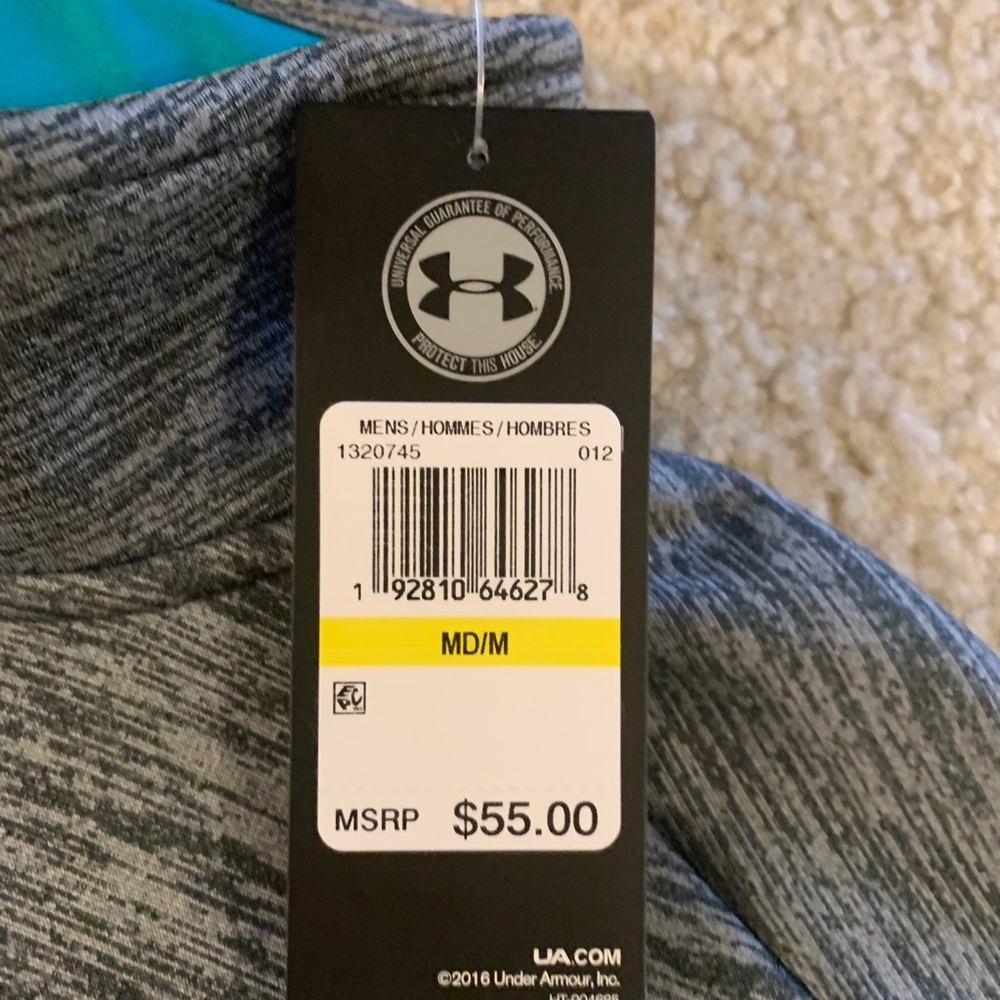 Men’s Under Armour storm sweatshirt.